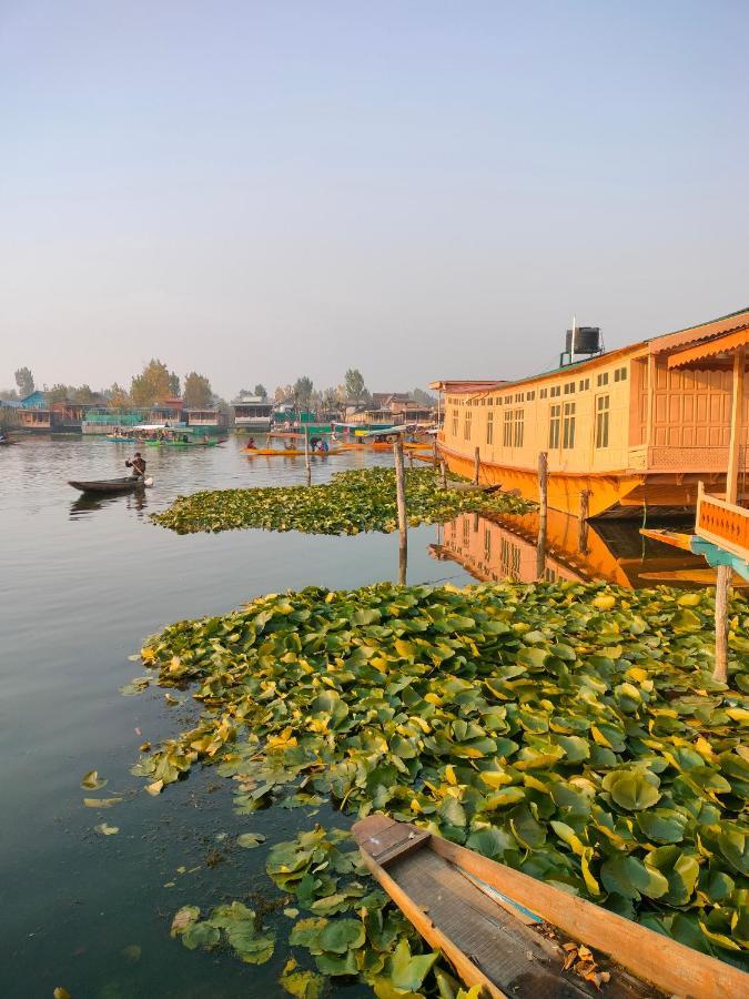 Lala Rukh Group Of Houseboats Hotel Srīnagar Eksteriør billede