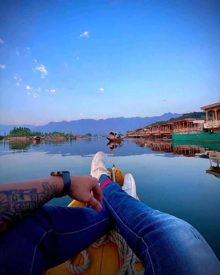 Lala Rukh Group Of Houseboats Hotel Srīnagar Eksteriør billede