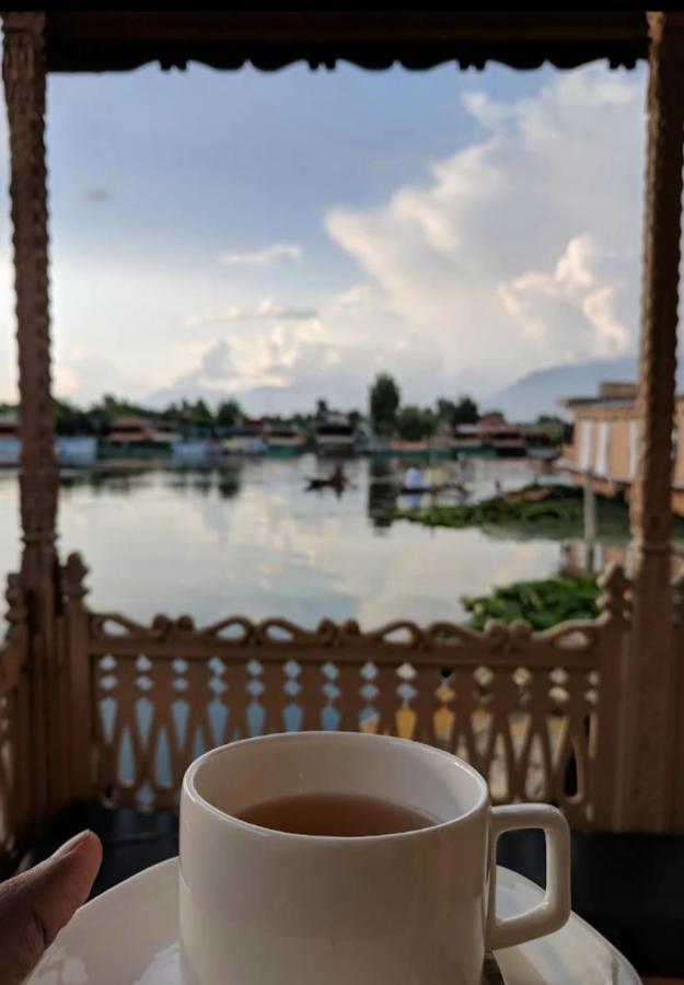 Lala Rukh Group Of Houseboats Hotel Srīnagar Eksteriør billede