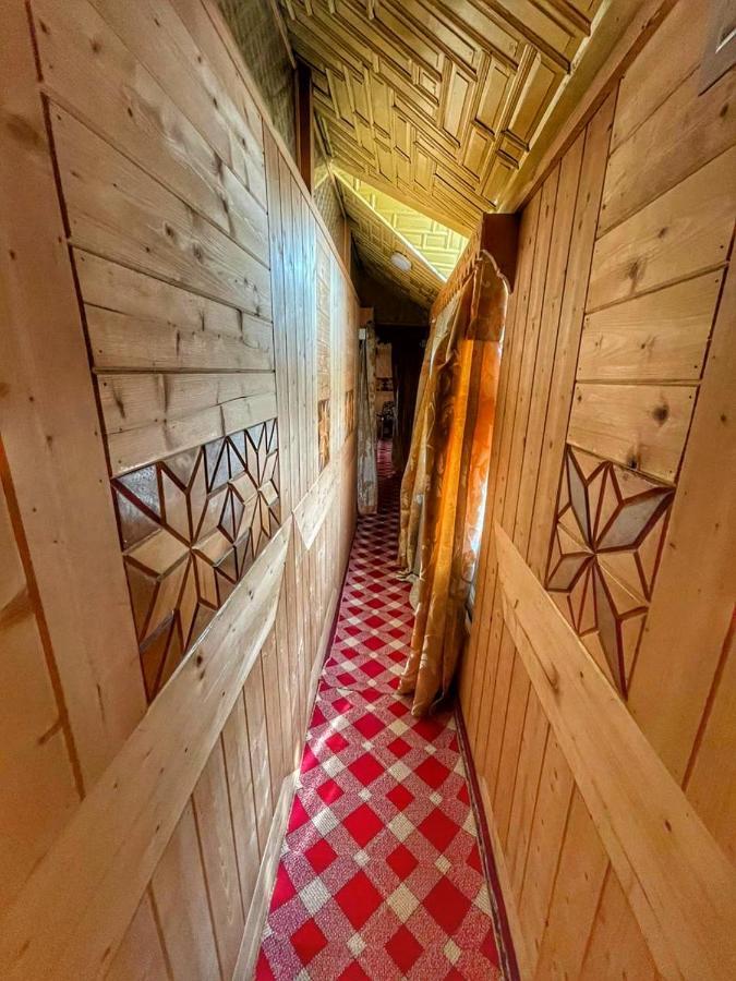 Lala Rukh Group Of Houseboats Hotel Srīnagar Eksteriør billede