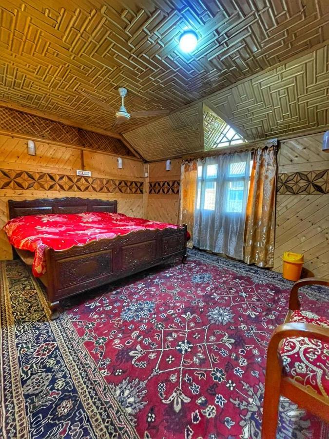 Lala Rukh Group Of Houseboats Hotel Srīnagar Eksteriør billede