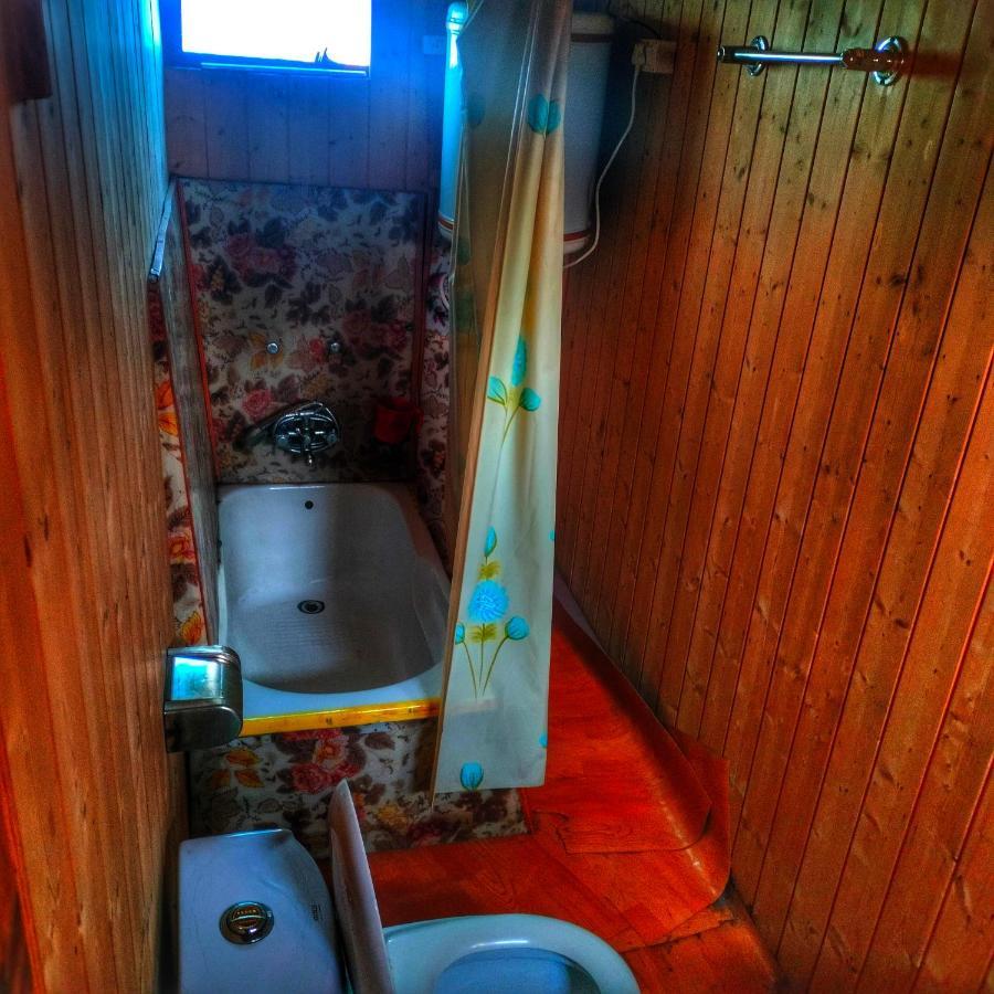 Lala Rukh Group Of Houseboats Hotel Srīnagar Eksteriør billede