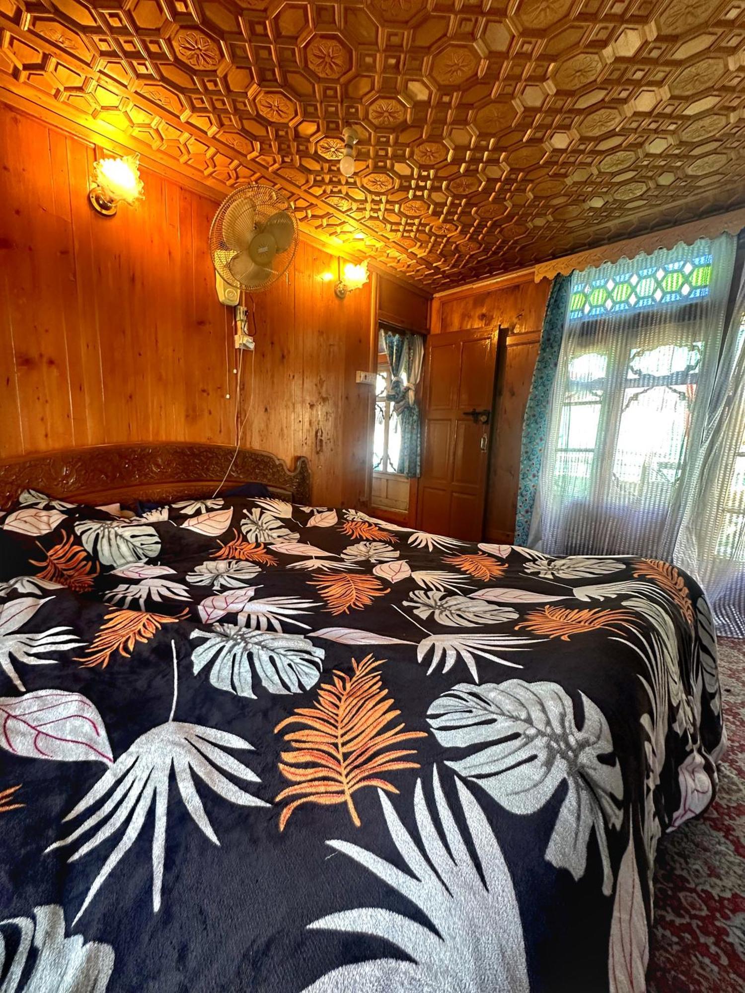 Lala Rukh Group Of Houseboats Hotel Srīnagar Eksteriør billede
