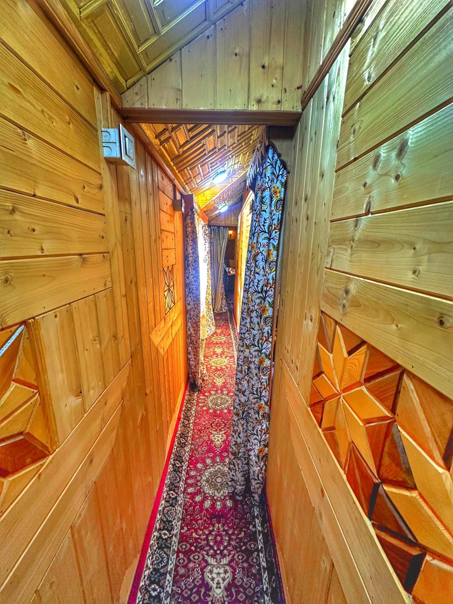 Lala Rukh Group Of Houseboats Hotel Srīnagar Eksteriør billede
