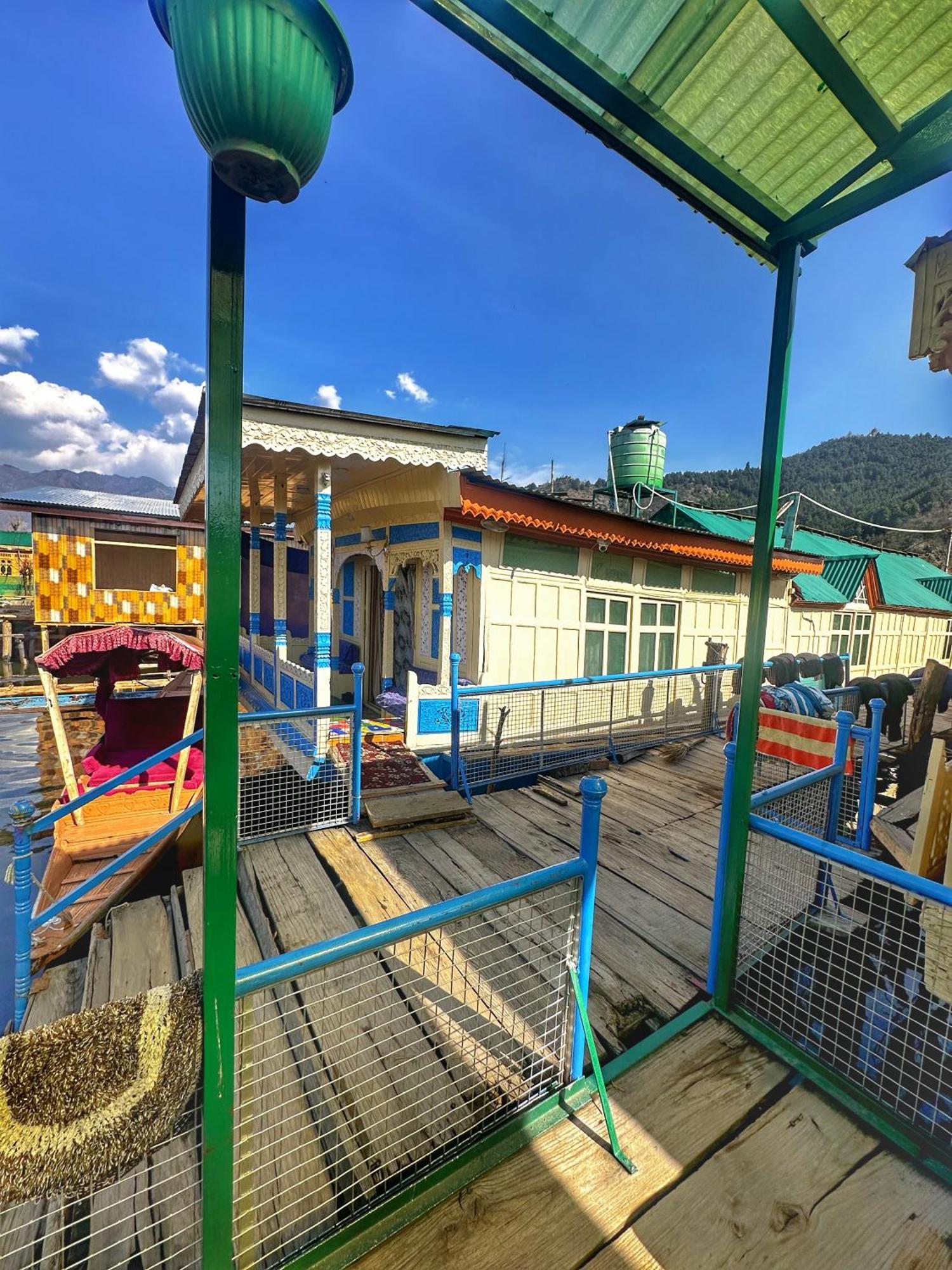 Lala Rukh Group Of Houseboats Hotel Srīnagar Eksteriør billede